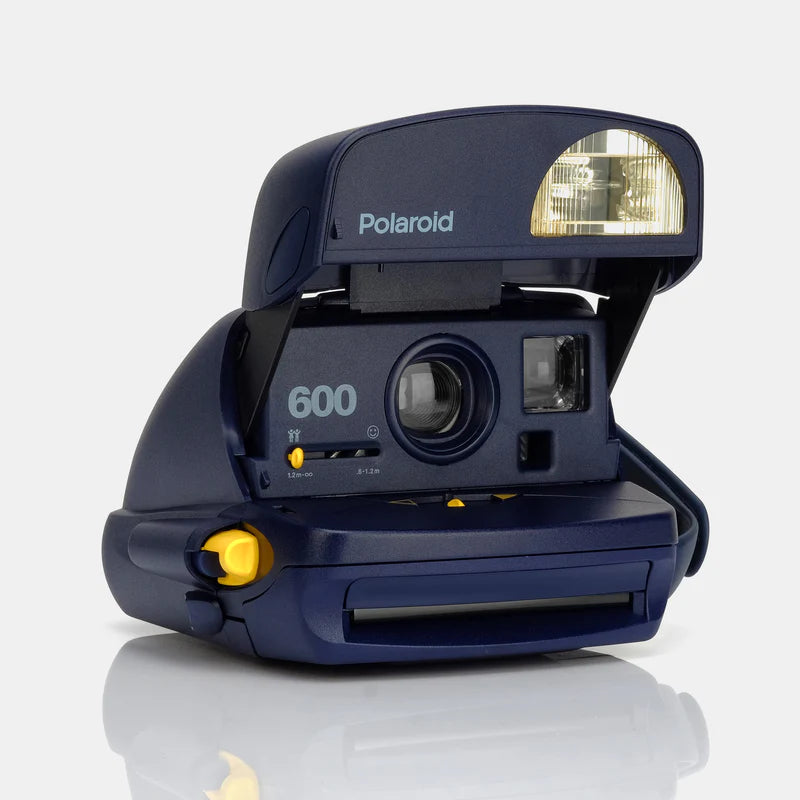 Descubre cómo capturar momentos instantáneos con el carrete Polaroid 600