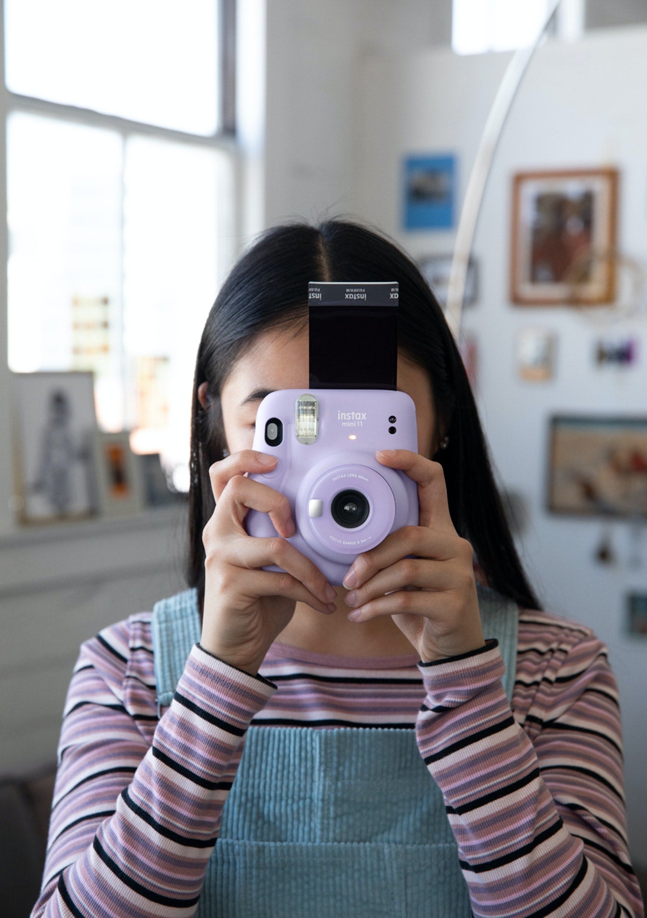 Oferta Instax Mini 11 + 10 fotos clásicas mini